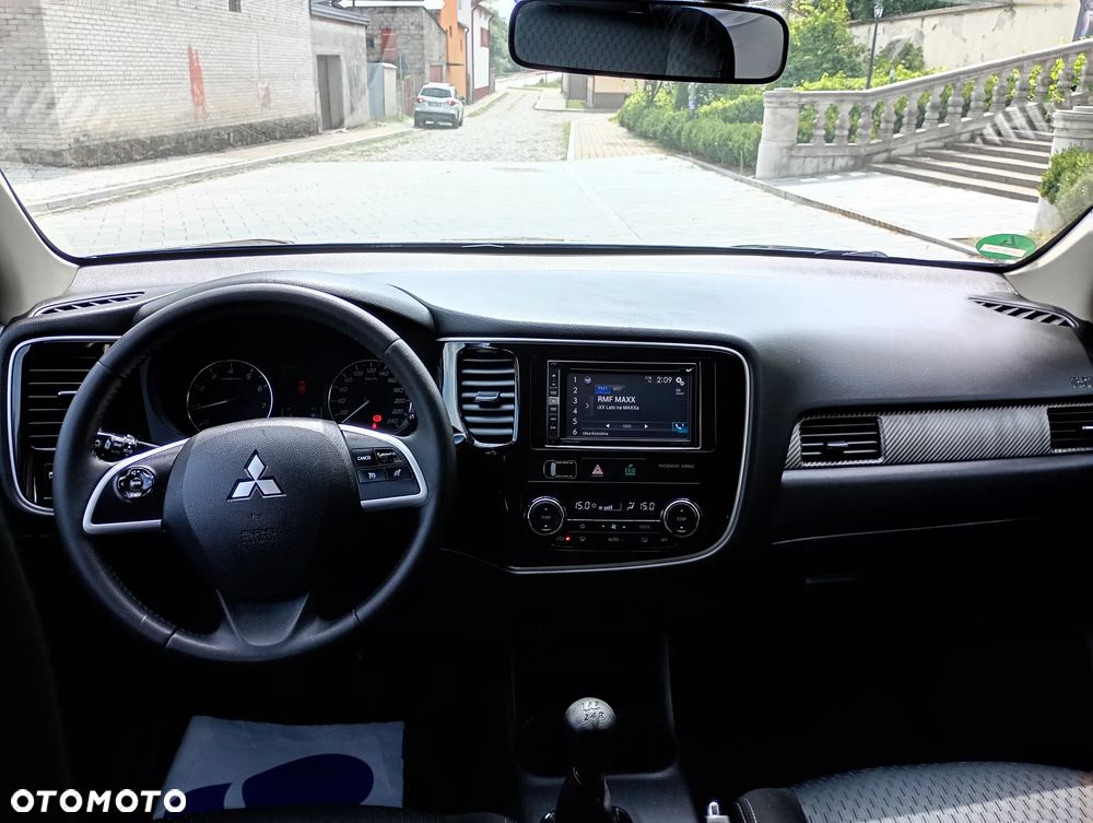 Mitsubishi Outlander 2.0 2WD Inform - 30