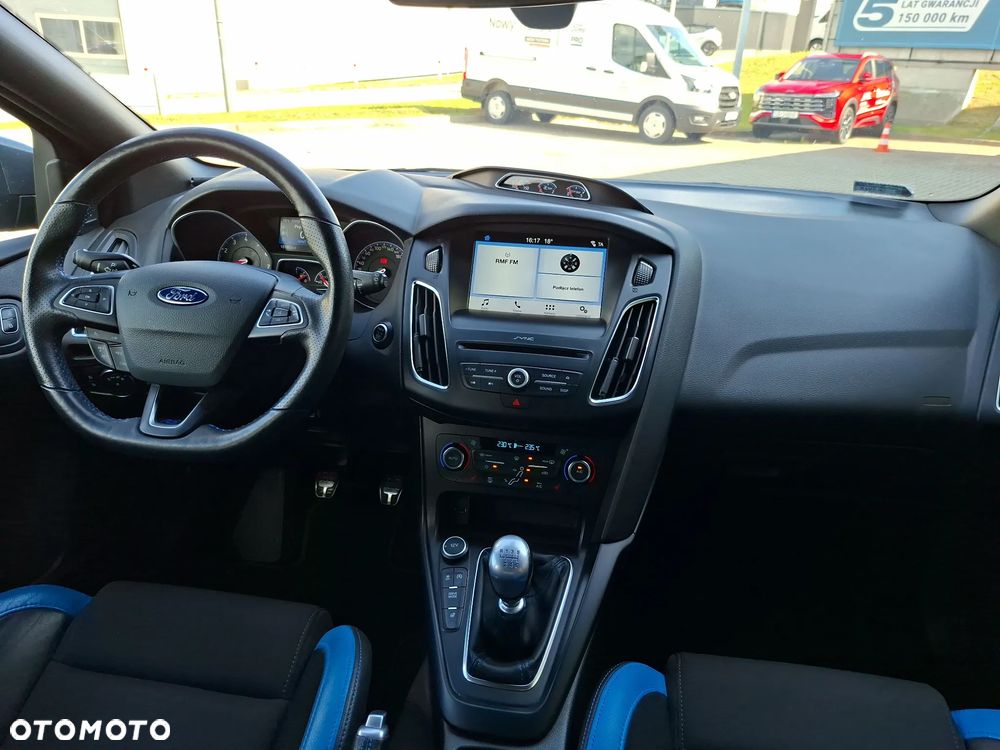 Ford Focus - 33