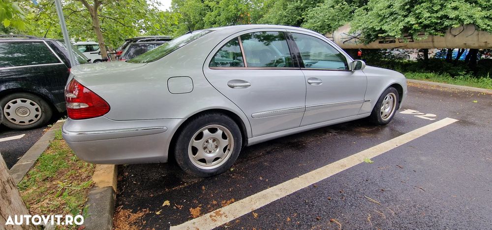 Mercedes-Benz E - 10
