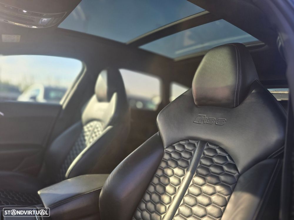 Audi RS6 Avant - 12