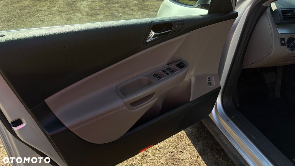 Volkswagen Passat 2.0 TDI DPF Highline DSG - 24