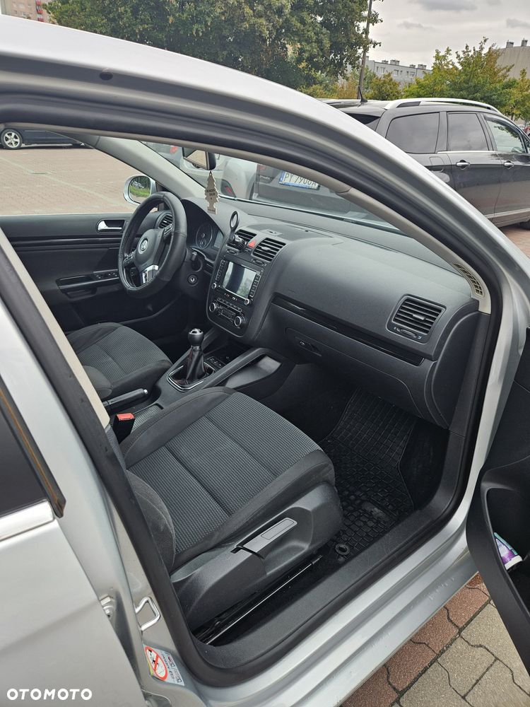 Volkswagen Jetta - 7