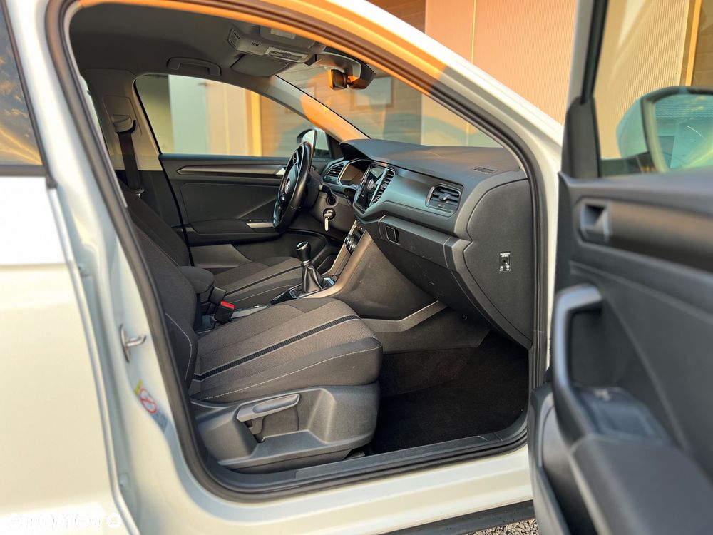 Volkswagen T-Roc - 8