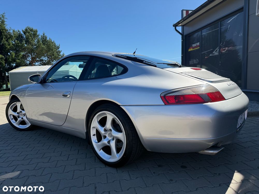 Porsche 911 Carrera 4 - 5