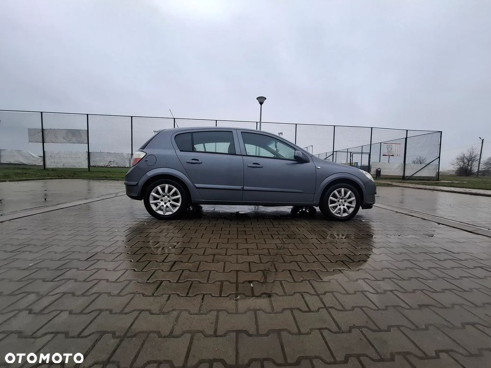 Opel Astra 1.6 NAVI - 2
