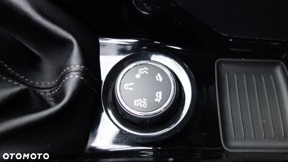 Peugeot 2008 1.2 Pure Tech Allure S&S - 28
