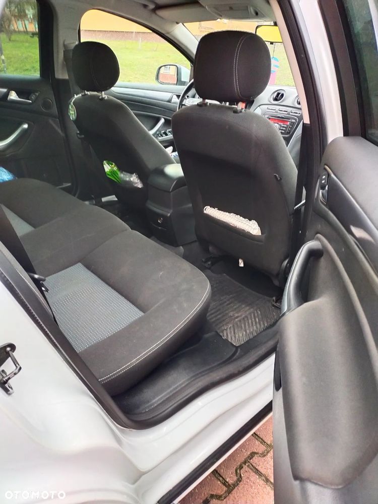 Ford Mondeo 2.0 TDCi Black Magic - 11