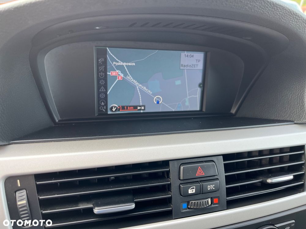 BMW Seria 3 318i Touring - 27