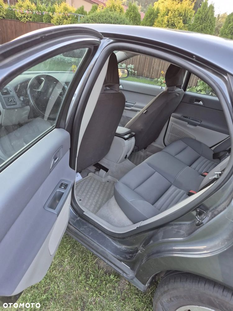 Volvo S40 1.8 - 10