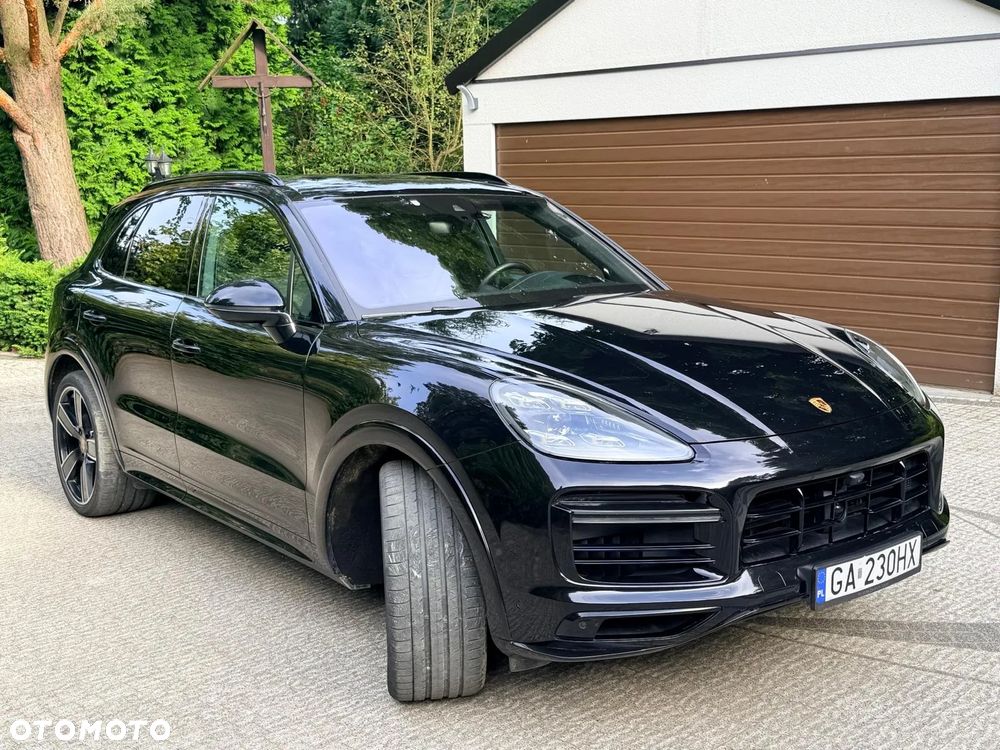 Porsche Cayenne - 1