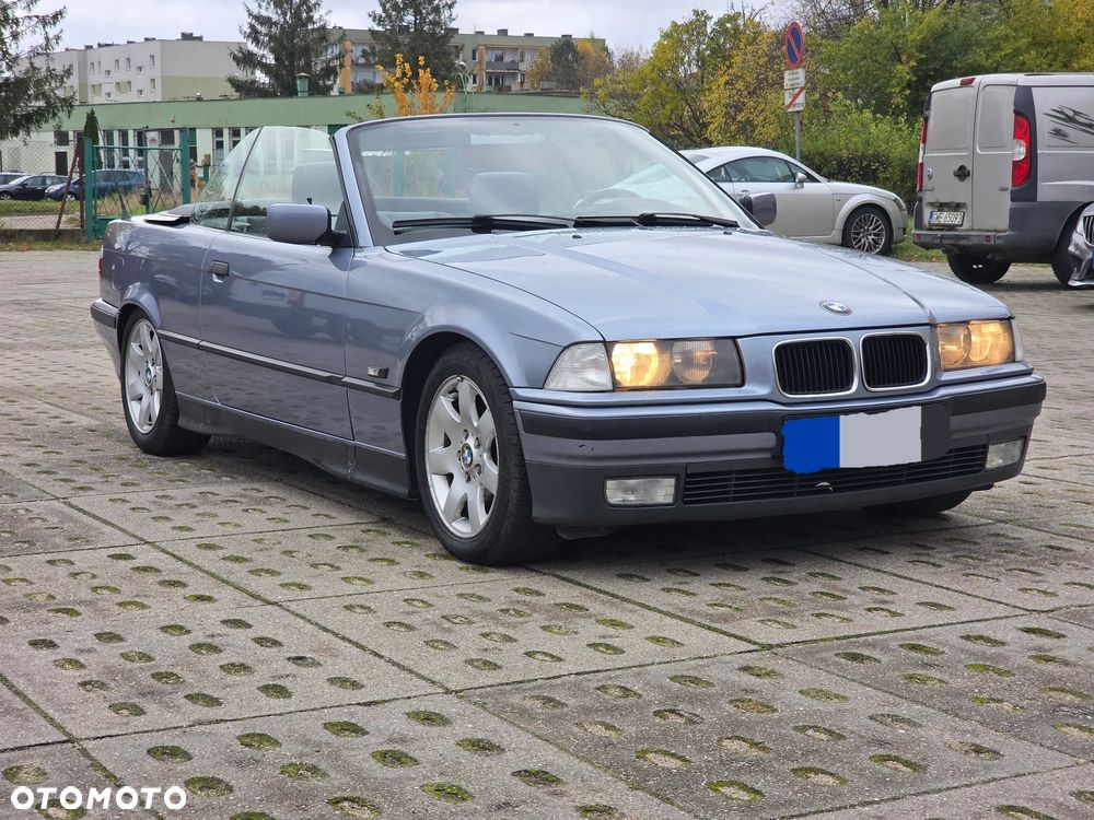 BMW Seria 3 325i - 1