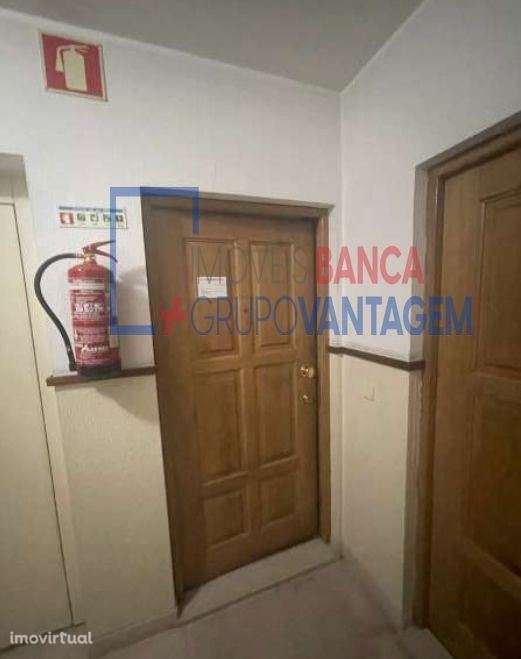APARTAMENTO T1  - PAÇO SOUSA - Grande imagem: 4/19