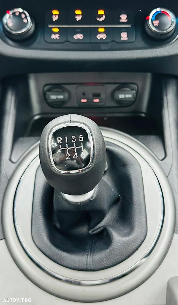 Kia Sportage 1.7 CRDI 2WD Spirit - 23