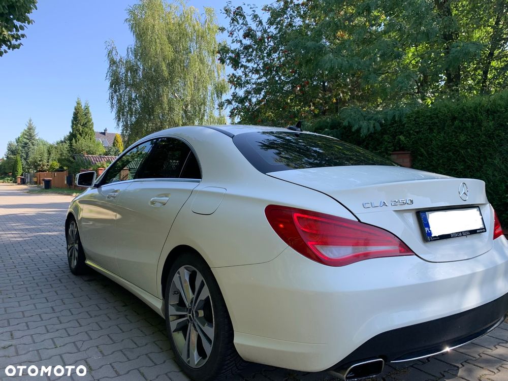 Mercedes-Benz CLA 250 4Matic 7G-DCT - 8