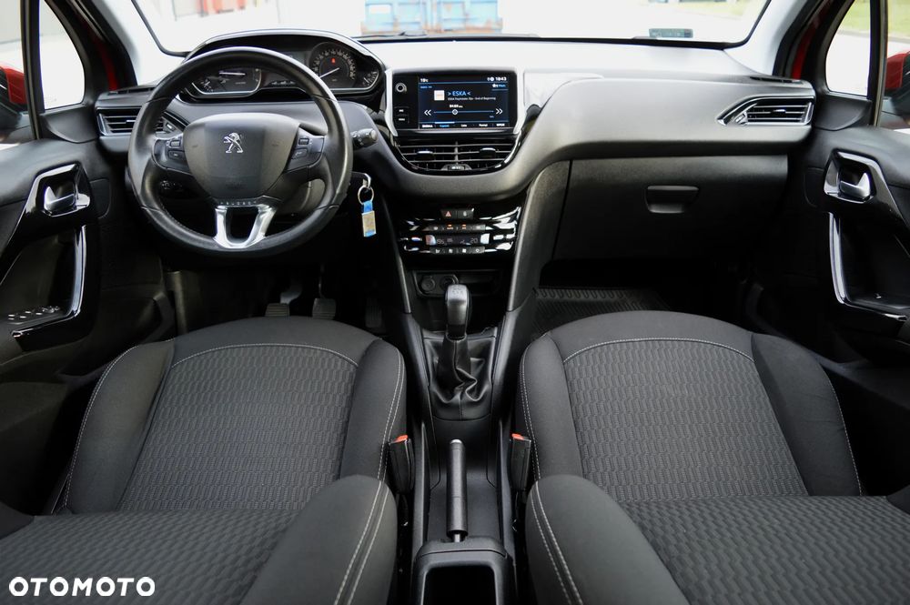 Peugeot 208 1.2 PureTech Allure - 8