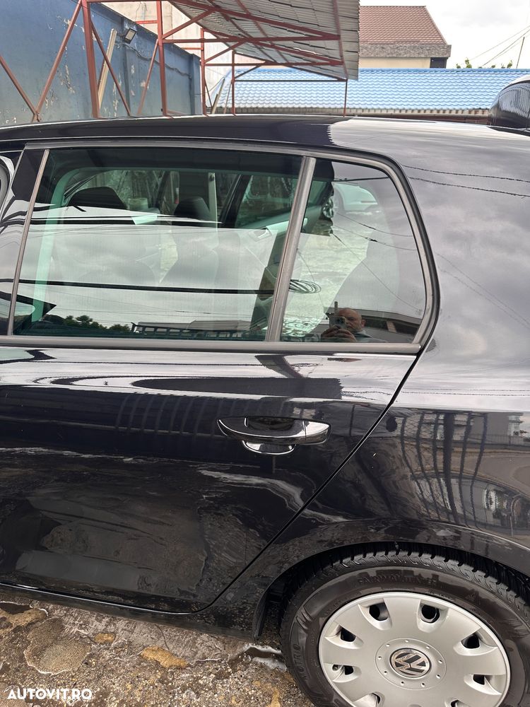 Volkswagen Golf - 10