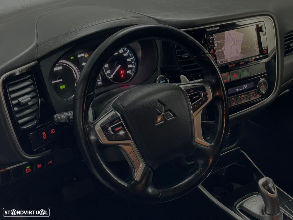 Mitsubishi Outlander 2.0 Intense Navi - 17