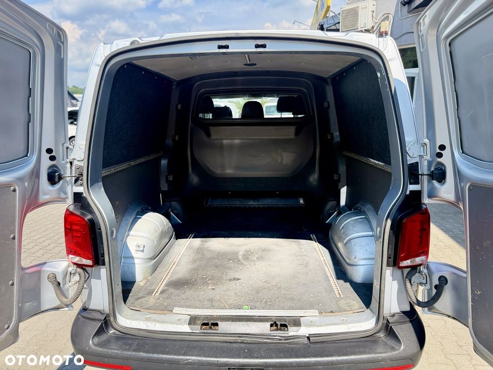 Volkswagen Transporter - 24