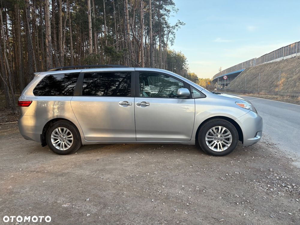 Toyota Sienna 3.5 V6 SE - 7