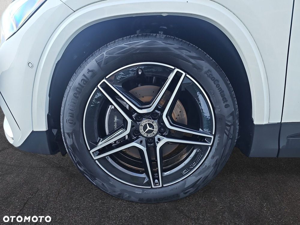 Mercedes-Benz GLA - 9