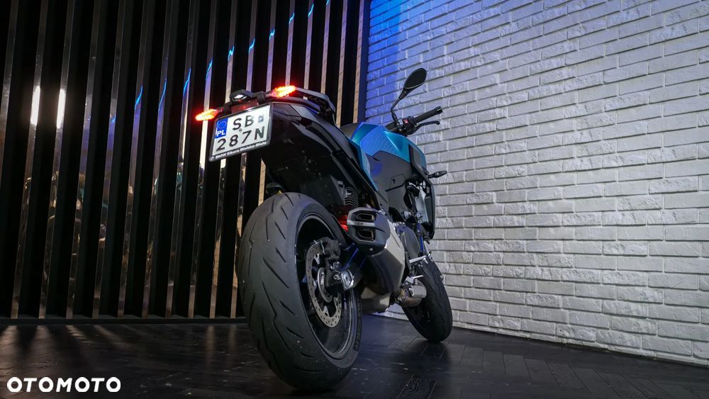 BMW F - 4