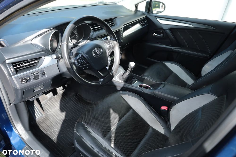 Toyota Avensis 1.8 Prestige - 11