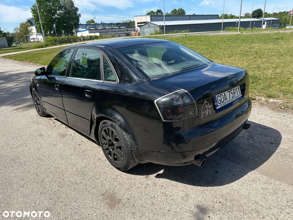 Audi A4 Limousine - 5