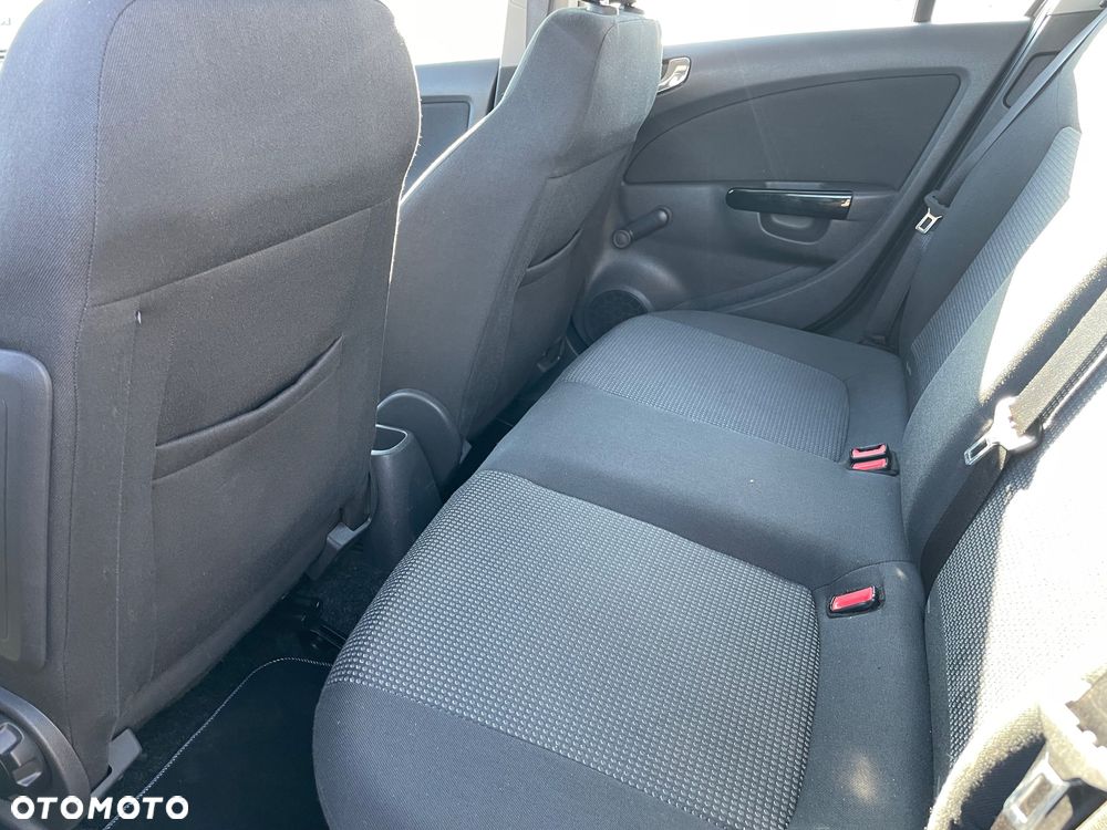 Opel Corsa 1.4 16V Edition - 10