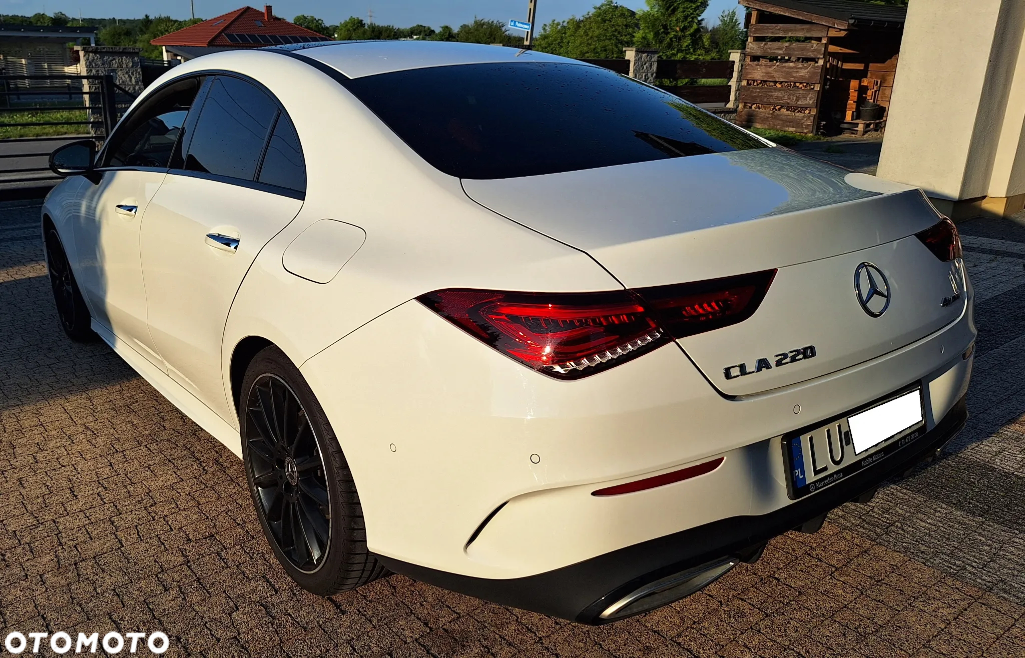 Mercedes-Benz CLA 220 4-Matic AMG Line 7G-DCT - 4