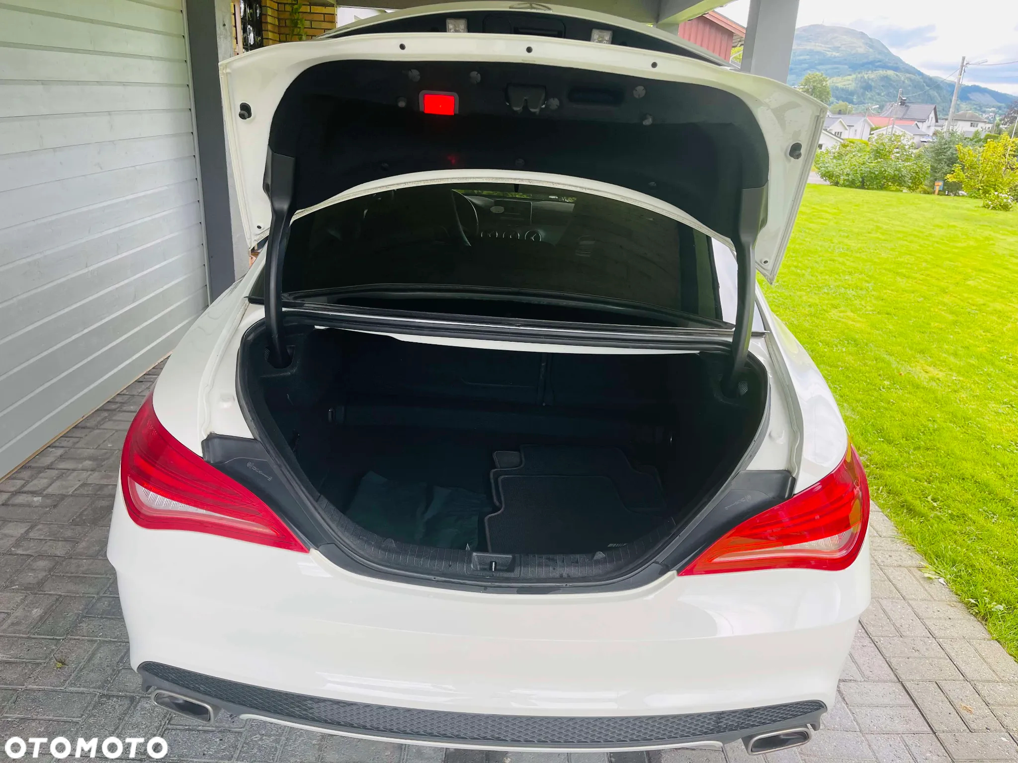 Mercedes-Benz CLA 180 7G-DCT AMG Line - 6