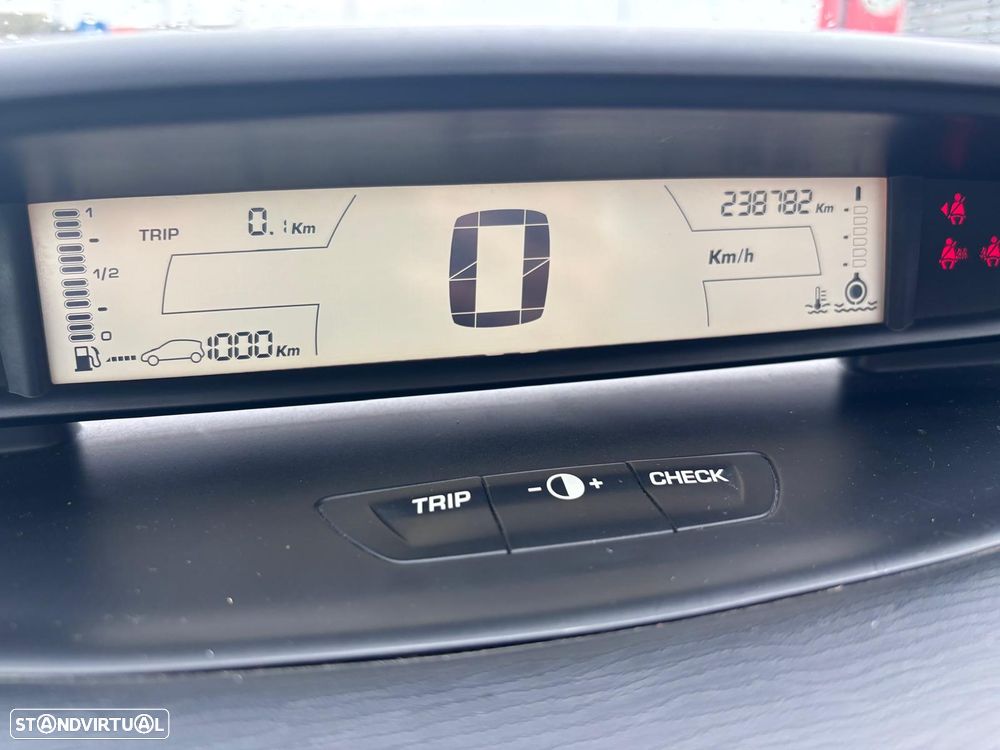 Citroën C4 1.6 HDi SX - 5