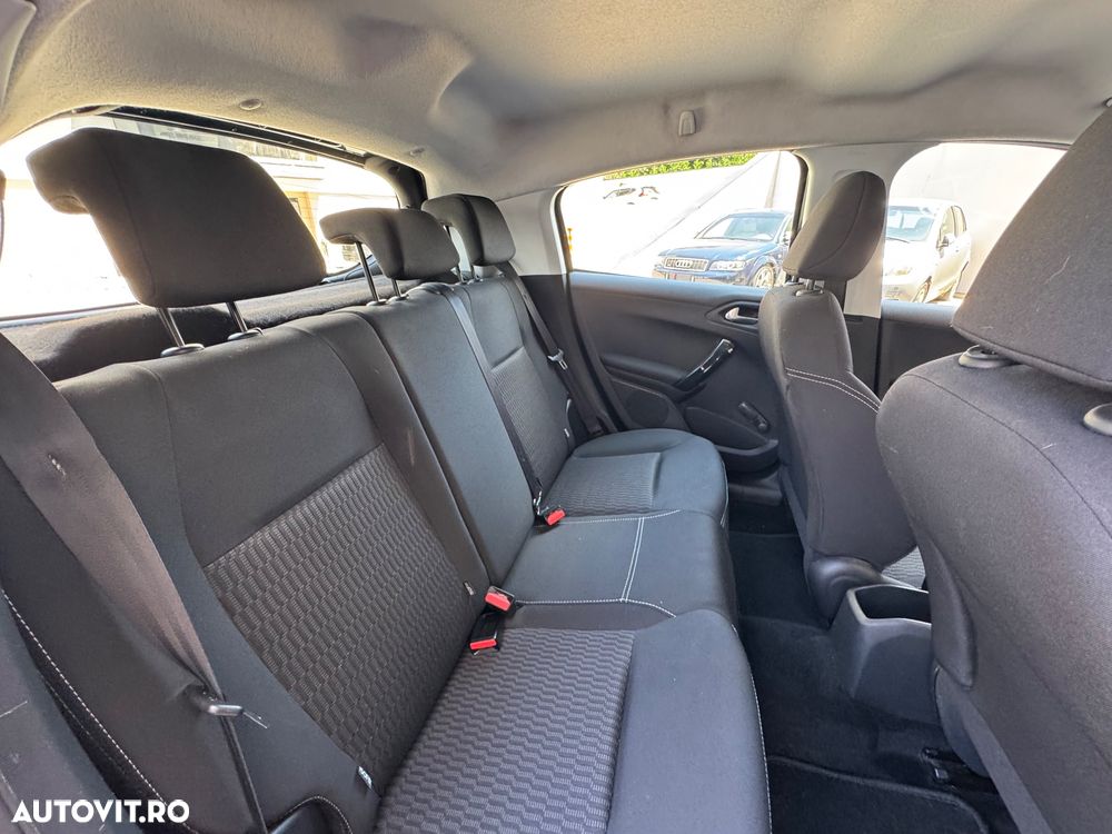 Peugeot 208 82 PureTech Style - 15
