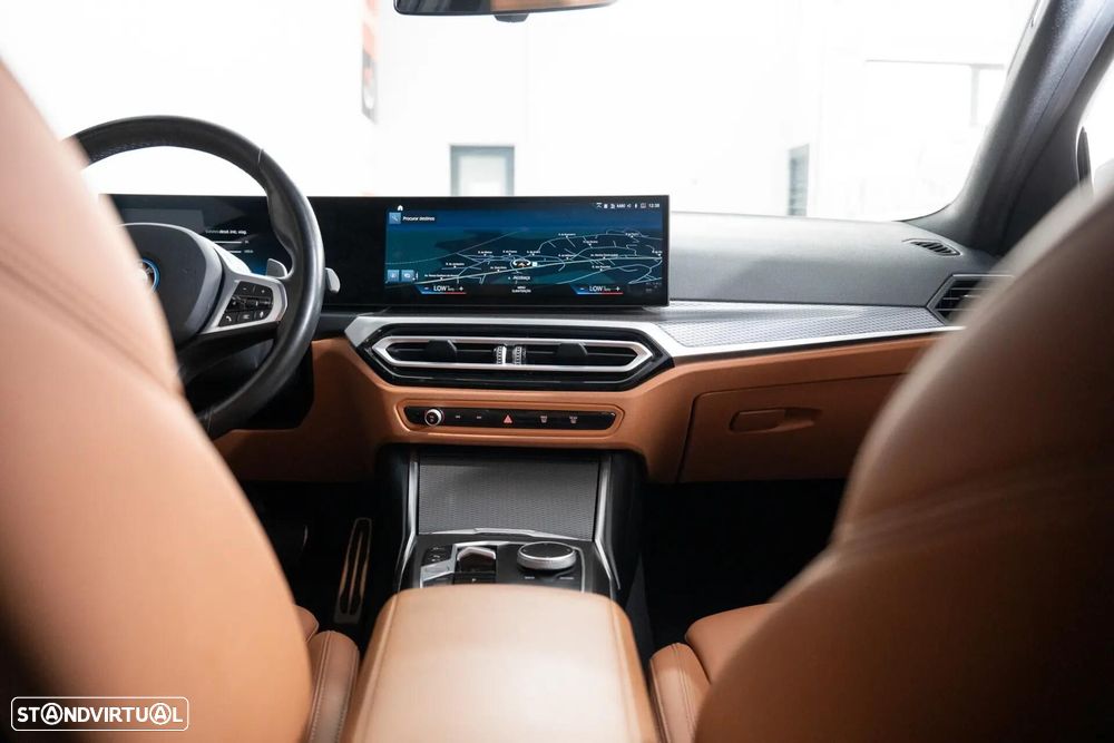 BMW 320 e Pack Desportivo M Auto - 19