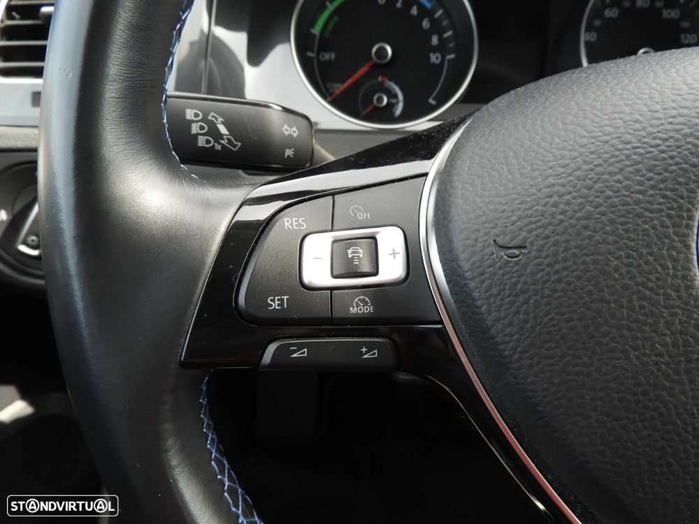 VW e-Golf AC/DC - 27