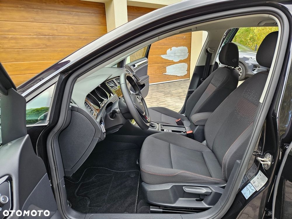Volkswagen Golf - 19