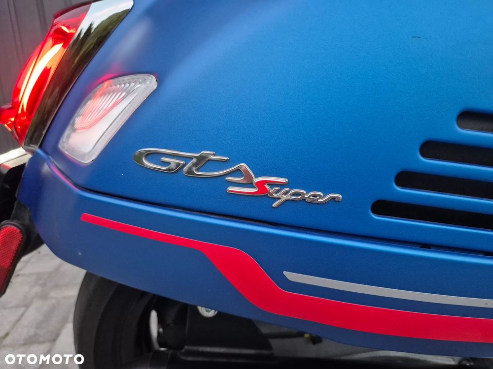 Vespa GTS - 9