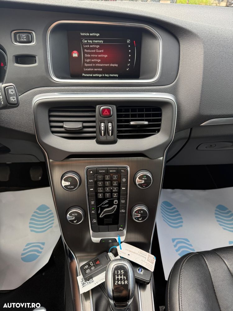 Volvo V40 D4 Inscription - 28