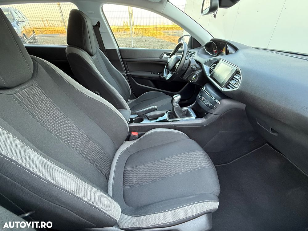 Peugeot 308 1.2 L PureTech Turbo Active - 7