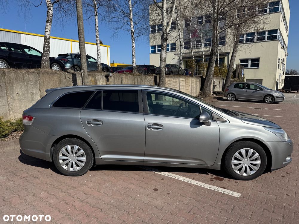 Toyota Avensis 2.0 D-4D Sol - 4