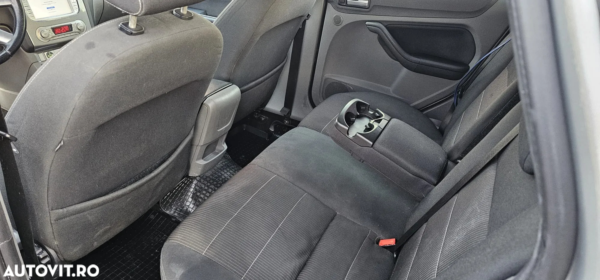 Ford Focus 2.0i Titanium - 7
