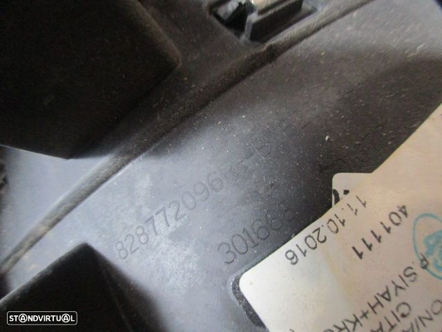 Grelha Friso 828772096R 828765610R 828769642R RENAULT CLIO 4 2015 1.5DCI 75CV 5P Preto TR ESQ GRE PORTA TR ESQ RENAULT CLIO 4 SW 2017 1.5DCI 90CV 5P CINZA - 3