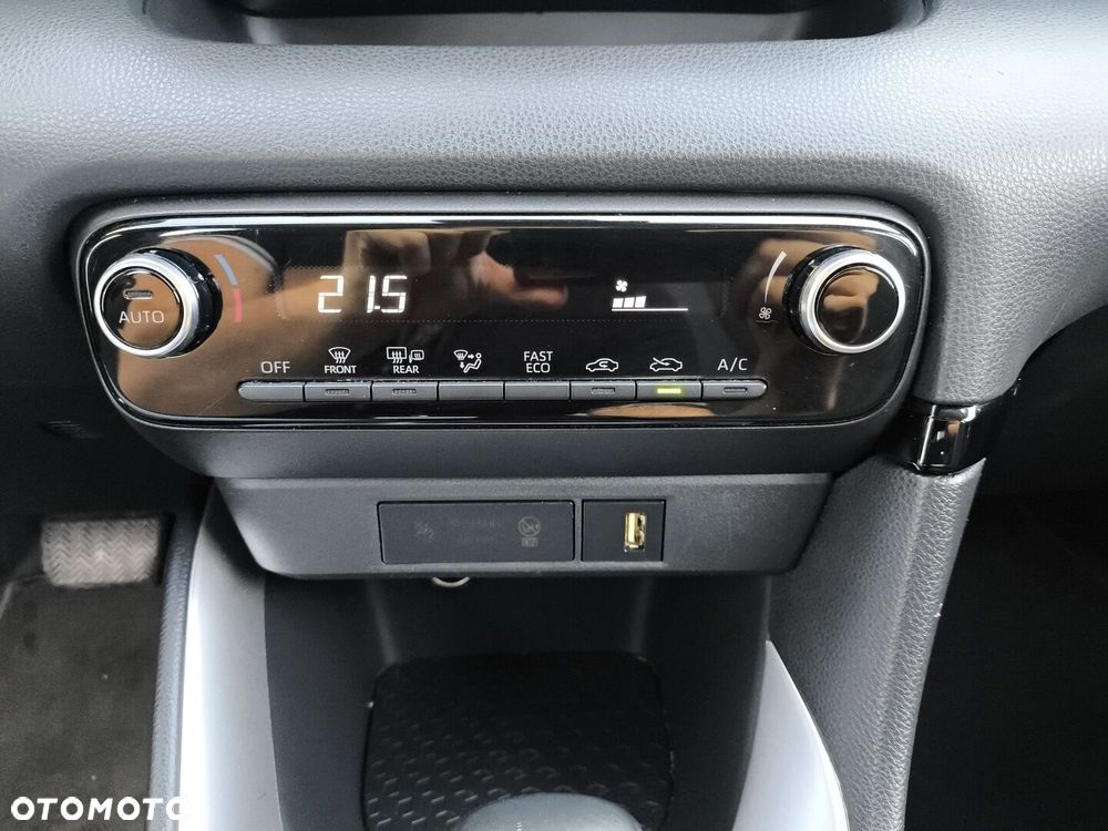 Toyota Yaris Hybrid 1.5 Comfort - 23