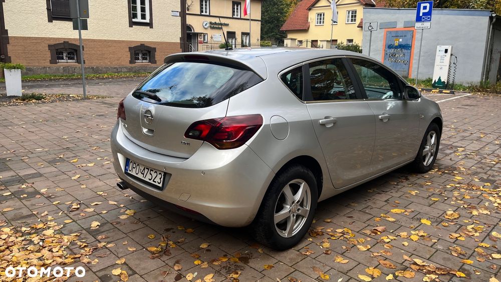 Opel Astra 2.0 CDTI DPF Sports Tourer - 2
