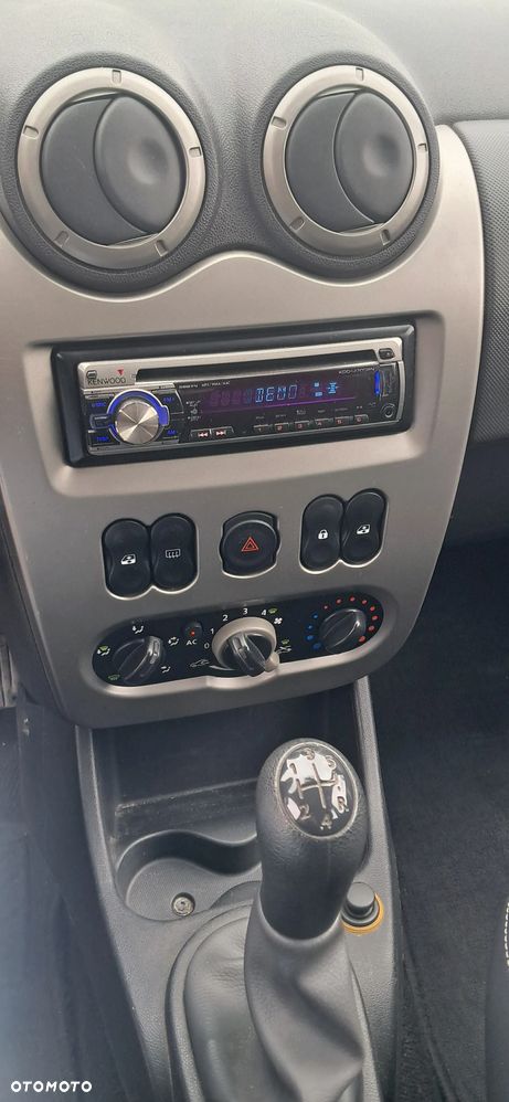 Dacia Sandero 1.6 Hi-Flex - 14