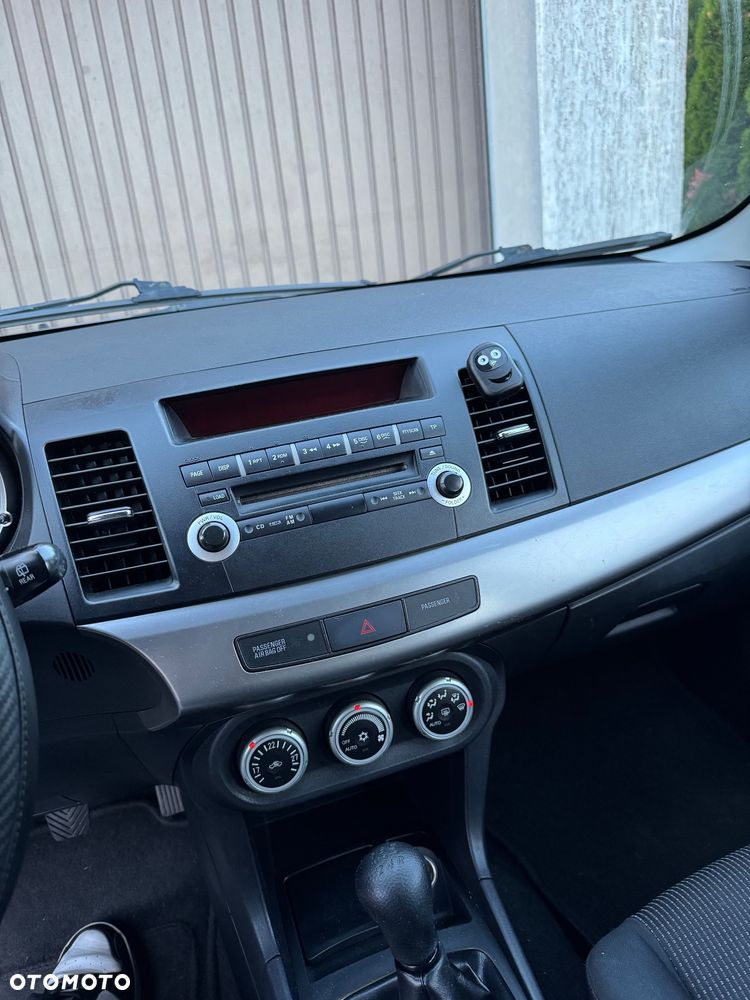 Mitsubishi Lancer 1.8 Invite - 13