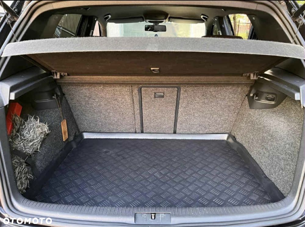 Volkswagen Golf - 30