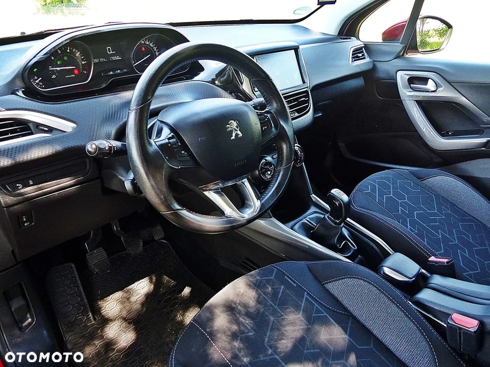 Peugeot 2008 PureTech 82 Style - 18