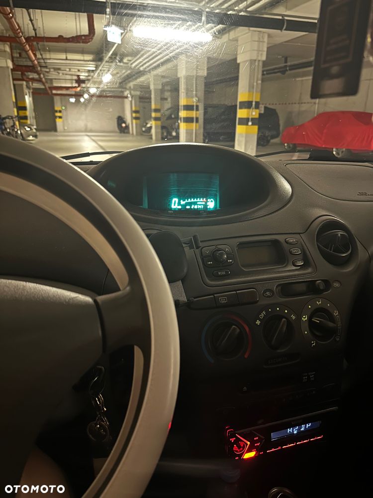 Toyota Yaris - 6