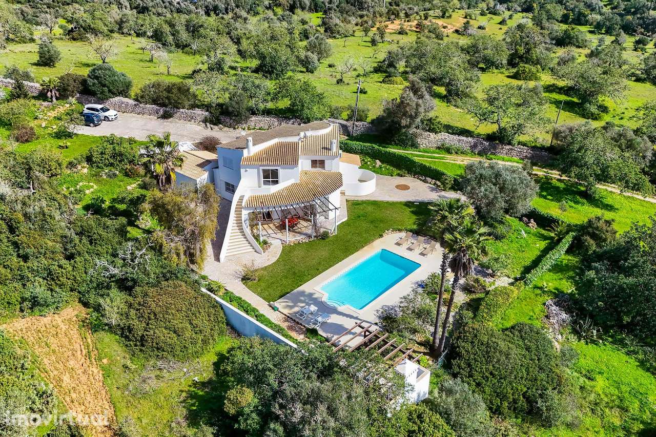 Encantadora Moradia com Piscina na Mosqueira, Albufeira - Grande imagem: 2/56