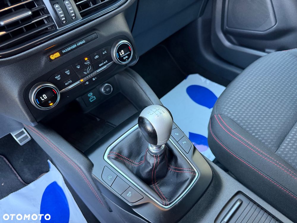 Ford Kuga - 36